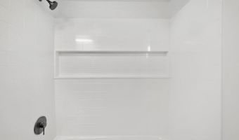 816 W Heritage Dr, Addison, IL 60101