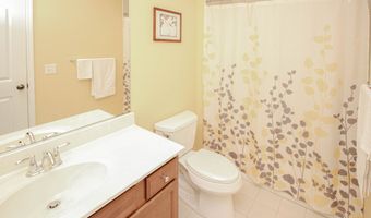 6 Lawrence Ave 6, Danbury, CT 06810