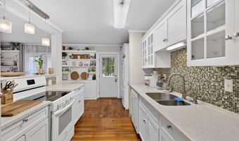 6 North Rd, Foster, RI 02825