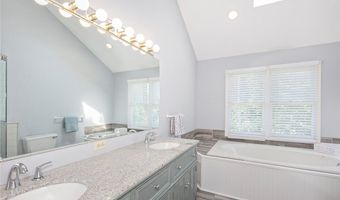 565 Walnut Ridge Trl, Aurora, OH 44202