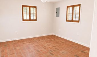 135 Pine Grove Ave, Biloxi, MS 39531
