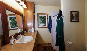 812 Pine Cove Rd, Bayview, ID 83803