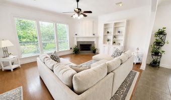 11001 Shoreline Dr, Baton Rouge, LA 70809