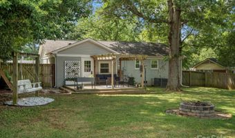 3839 Woodleaf Rd, Charlotte, NC 28205