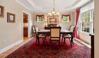 13 Stonegate Cir, Cheshire, CT 06410
