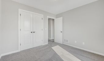 5165 Greyson Heights Dr, Auburn, IN 46706