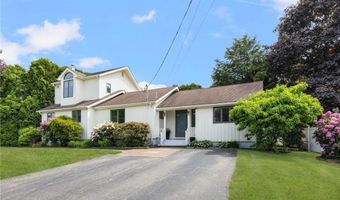 8 SCHOOL HOUSE Rd, Narragansett, RI 02882