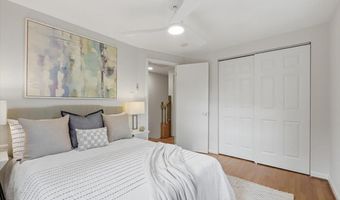 115 S IRIS St, Alexandria, VA 22304