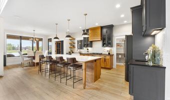 5272 Greyson Heights Dr, Auburn, IN 46706