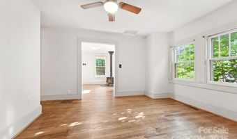 54 Downing St, Asheville, NC 28806
