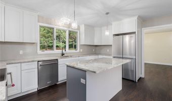 10 Abbott Valley View Dr, Cumberland, RI 02864
