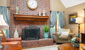 6575 Robin Hood Dr, Indianapolis, IN 46227