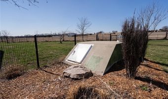1564 N 450th Rd, Baldwin City, KS 66006