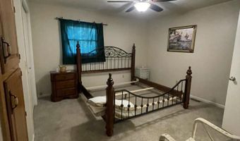 2105 Oakridge Dr, Ava, MO 65608