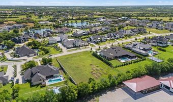 520 Lodge Hill Dr, Heath, TX 75032