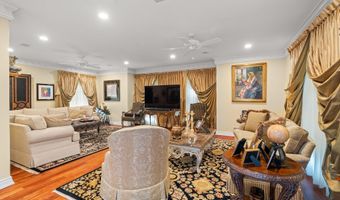 284 Park Ave, Oakhurst, NJ 07755