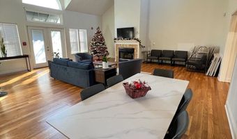 3310 WYNDHAM Cir 215, Alexandria, VA 22302