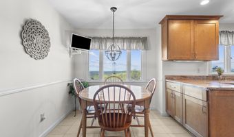 58 Lantern View Dr, Branford, CT 06405