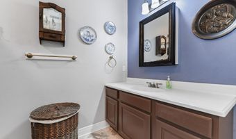 210 Henley Pl, Bay St. Louis, MS 39520