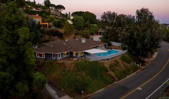 9976 Grandview Dr, La Mesa, CA 91941