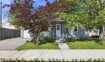 1831 S ONEIDA St, Appleton, WI 54915