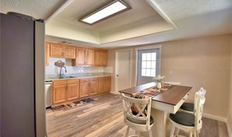 208 CENTER St, Auburndale, FL 33823