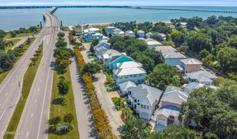 27 Chapel Hill Rd, Bay St. Louis, MS 39520
