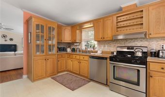 8 King Philip Rd, Coventry, RI 02816