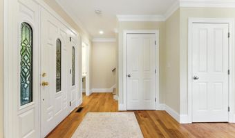 582 Trapelo Rd 582, Belmont, MA 02478