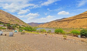 31018 Snake River Rd, Asotin, WA 99402