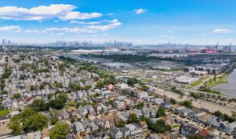 525 AVENUE E 3, Bayonne, NJ 07002
