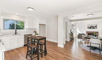122 James St, Acushnet, MA 02743