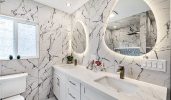 7211 Aipo Pl, Honolulu, HI 96825