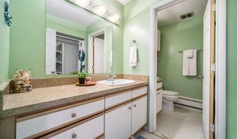 1209 Island Dr 102, Ann Arbor, MI 48105