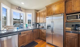 549 S FRONT St, Rockaway Beach, OR 97136