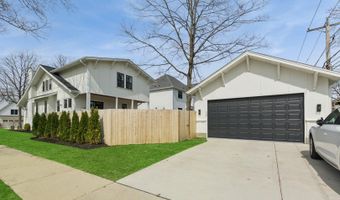 903 N Vail Ave, Arlington Heights, IL 60004