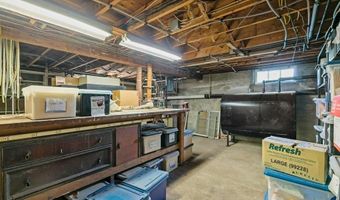 74 Valley Rd, Middletown, RI 02842