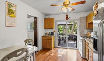 75 Oak St, Amityville, NY 11701