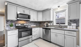 41 Gleason St, Cranston, RI 02910