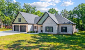 336 Somerset Dr, Appomattox, VA 24522