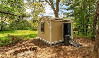 34 Oakhill Ave, Attleboro, MA 02703