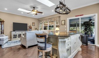 7 Woodlake Ct, Barnegat, NJ 08005
