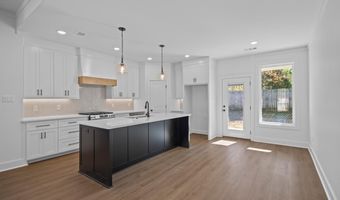 3881 Spencer Crossing Dr, Benton, AR 72019