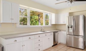 6 Conway Dr, Barrington, RI 02806