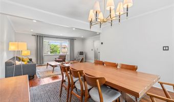 2 Lydia Ct, Albertson, NY 11507