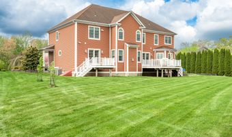 6 Congress Dr, Cromwell, CT 06416
