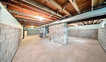 4 Laurel Dr, Albany, NY 12211