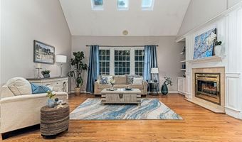 85 Sheep Farm Dr, East Greenwich, RI 02818