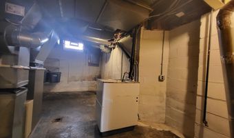 15282 Regina Ave, Allen Park, MI 48101