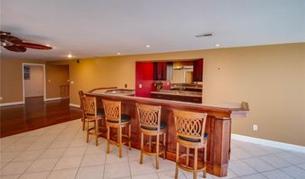 105 Lake Dr, Alton, IL 62002